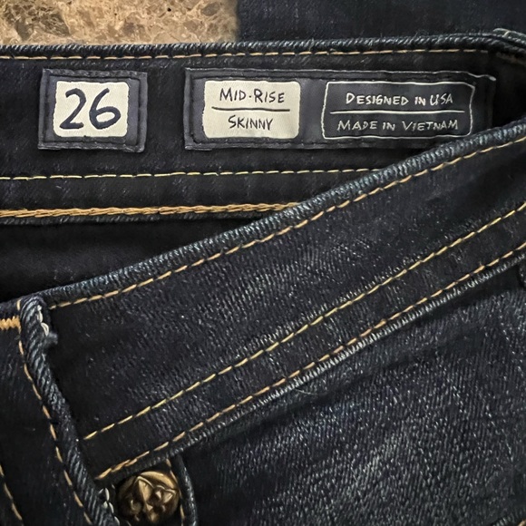 💫Miss Me Mid-Rise Size 26 Skinny Jeans💫 Buckle - Picture 6 of 7